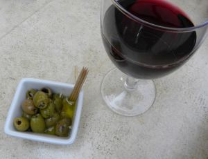 France 128 wine and olives